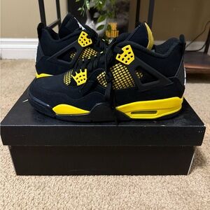 Jordan 4 “Thunder”